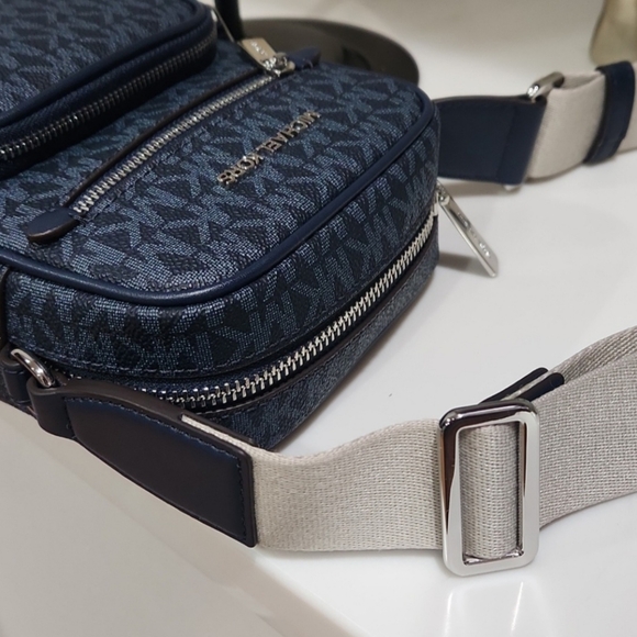 Michael Kors Blue Crossbody Bag - Picture 8 of 9